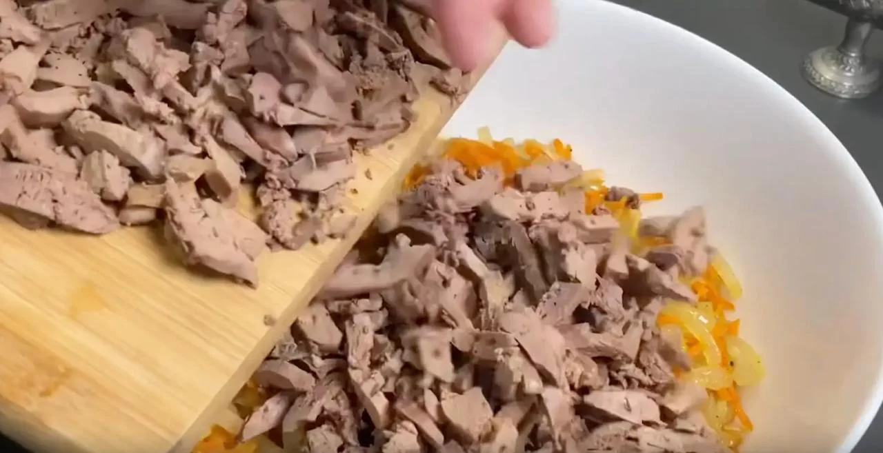 Добавьте к овощам печень