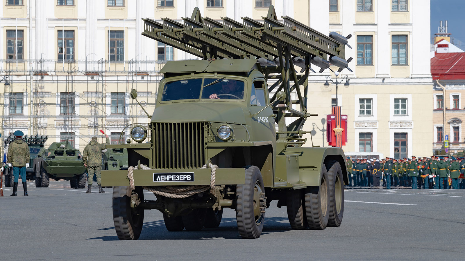 БМ-13 — советская боевая машина реактивной артиллерии периода Второй мировой войны