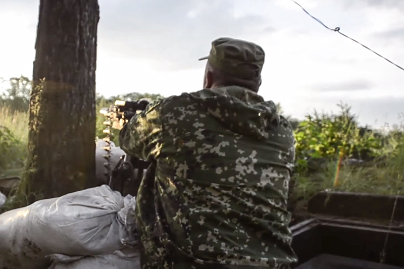 Обстрел позиций украинских военных бойцами &laquo;Пятнашки&raquo;.