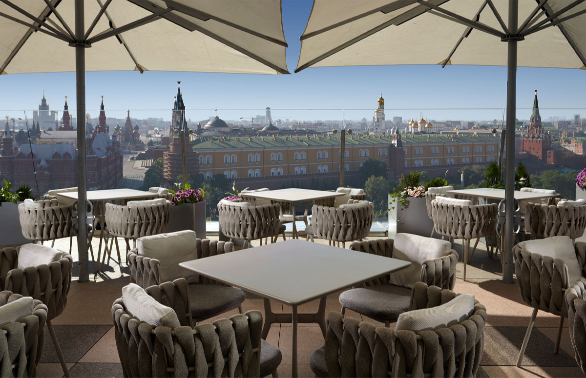 С террасы ресторана O2 Lounge открывается вид на Кремль