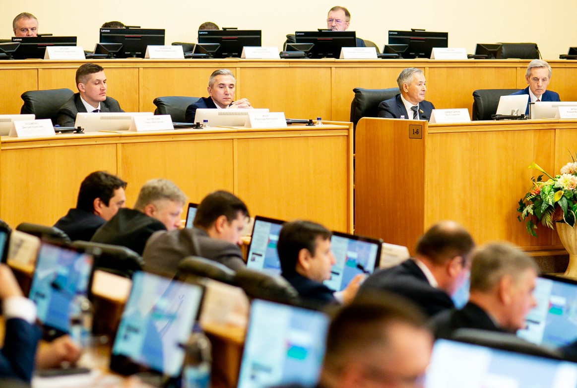 Депутаты облдумы приняли поправки в бюджет Тюменской области