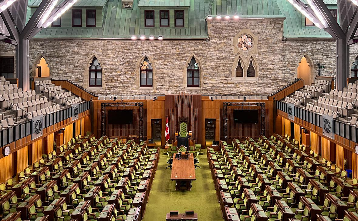 Креатив в парламенте. Палата общин в Канаде 1889 год. Lower House of Parliament.