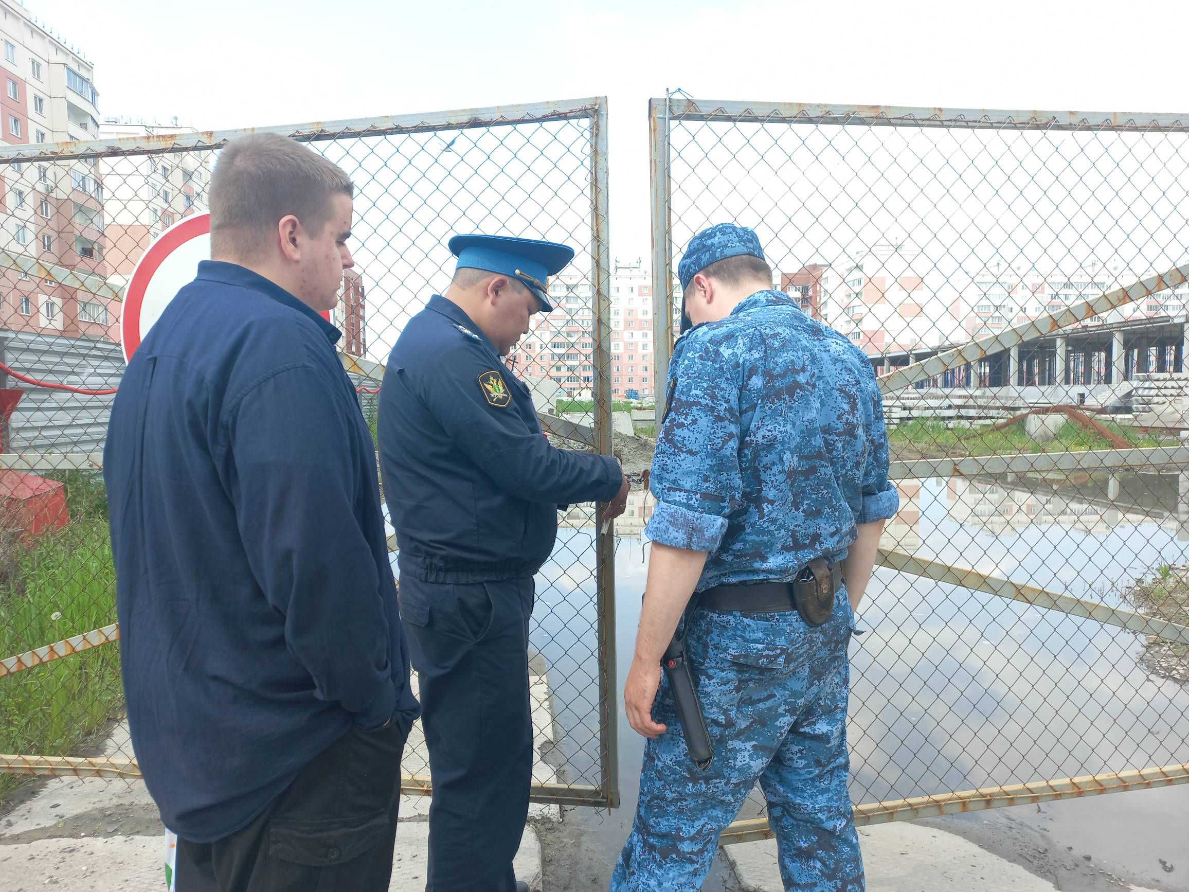 Приставы опечатали стройплощадку школы на ул. Спортивной в Новосибирске —  РБК