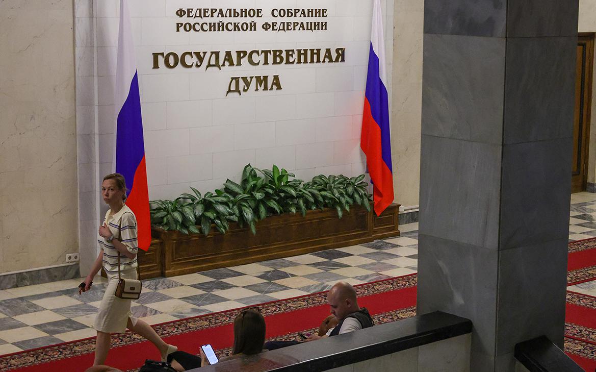 Дума одобрила право гражданских жен участников военной операции на льготы