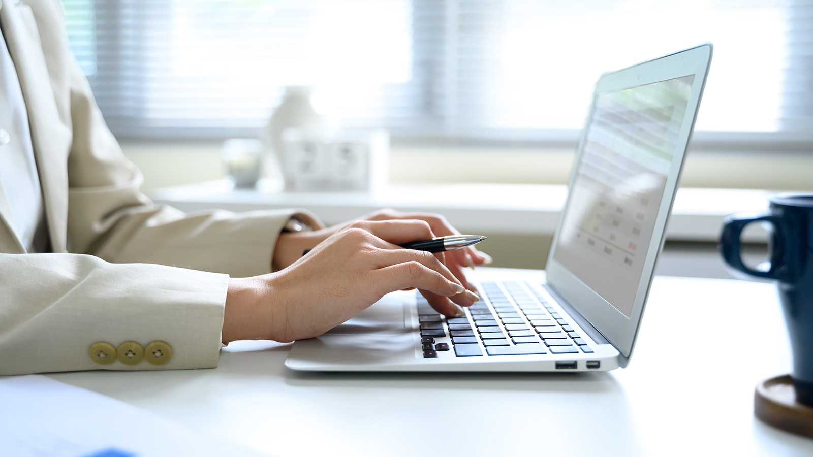 Почему нельзя отправлять фото банковской карты с закрашенными данными