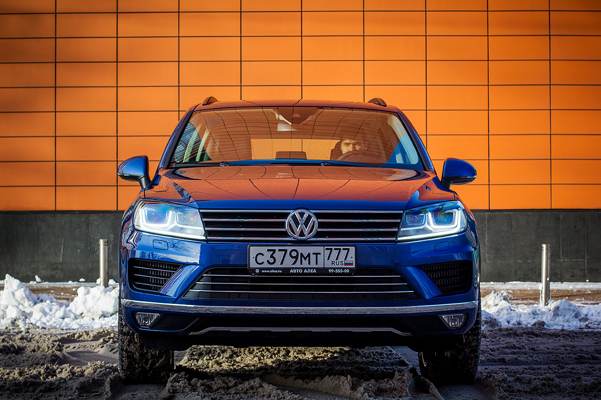 Теплый прием. Тест-драйв Volkswagen Touareg :: Autonews