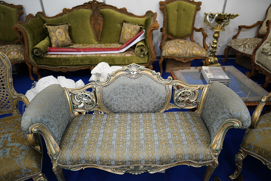 Диваны и кресла бренда Fakher Furniture, специализирующегося на домашней мебели высокого ценового сегмента