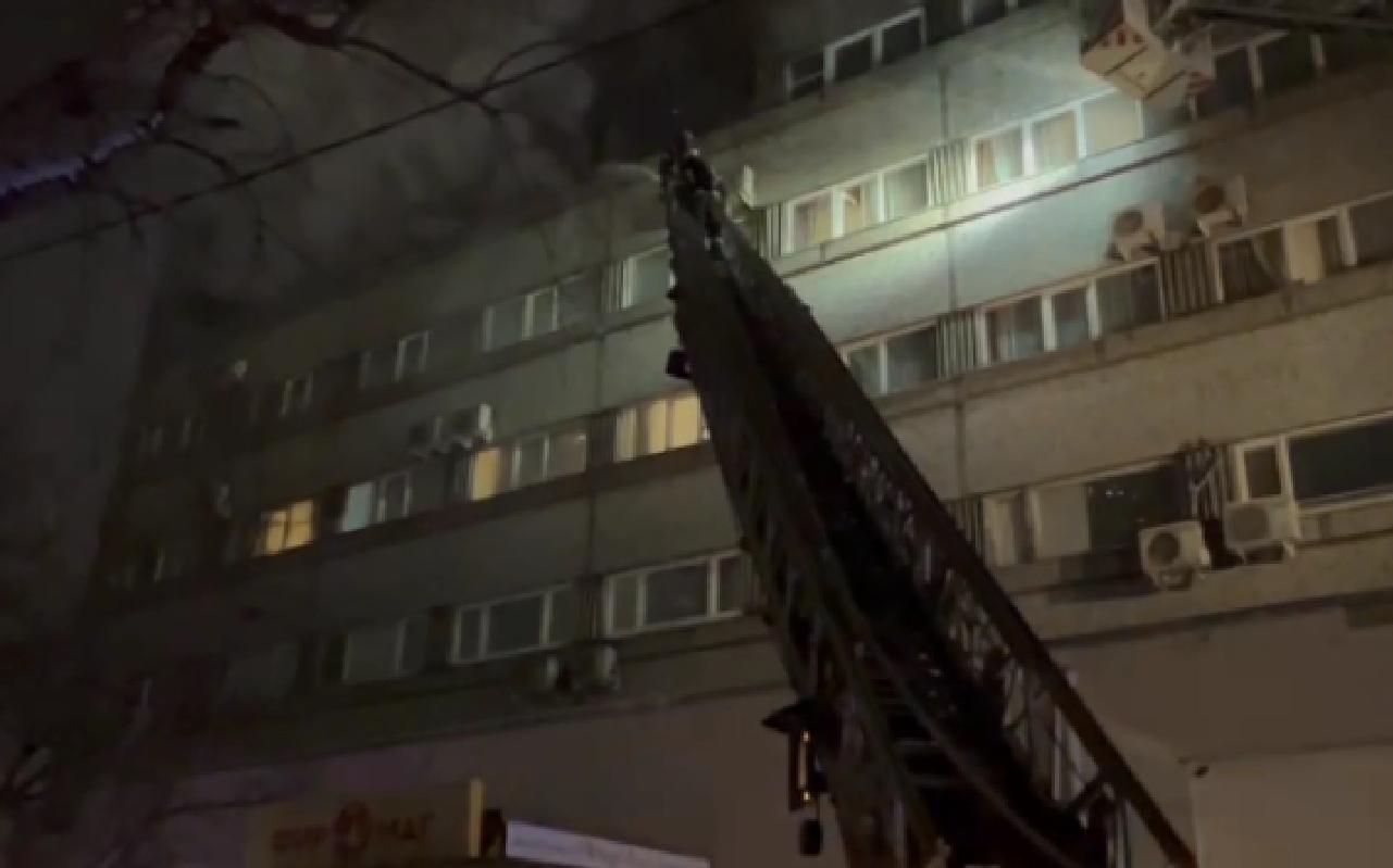 В центре Москвы загорелся отель