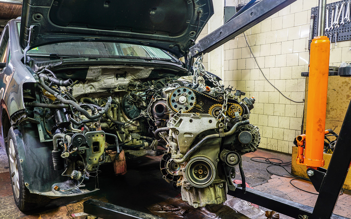 Езда со стуком из-под капота&nbsp;&mdash; однозначный путь к заклиниванию двигателя и капитальному ремонту