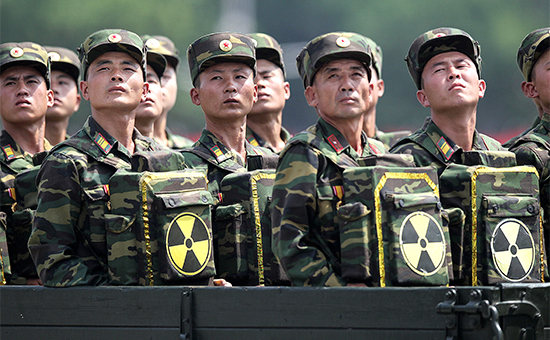 &nbsp;Солдаты Северной Кореи на военном параде


