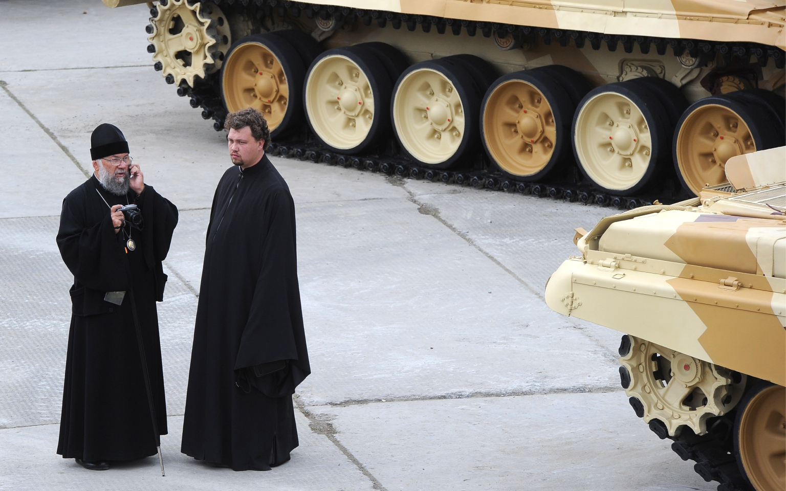 Священник танк