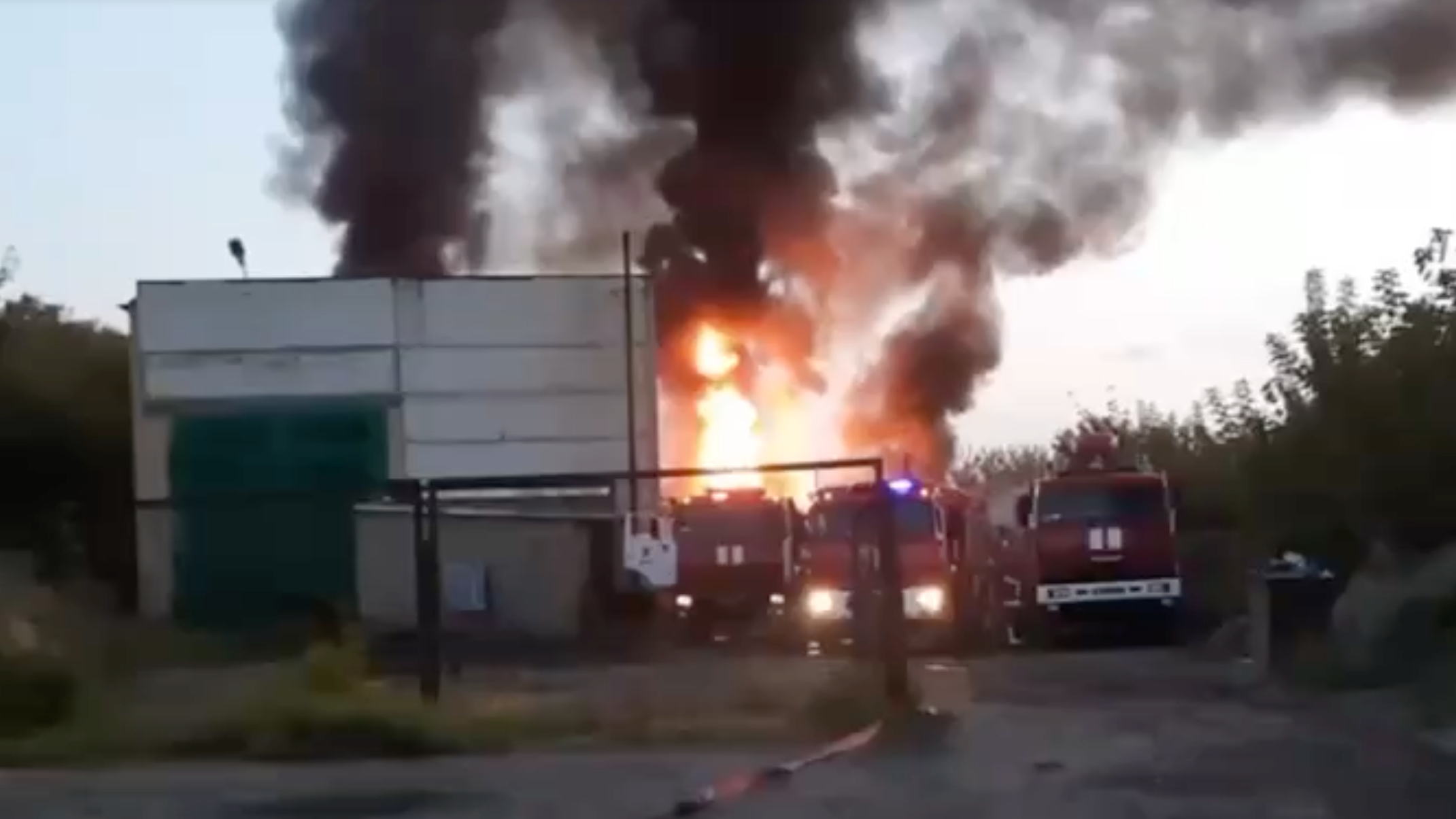 Пожарные локализовали возгорание на нефтебазе в Донецке после обстрела