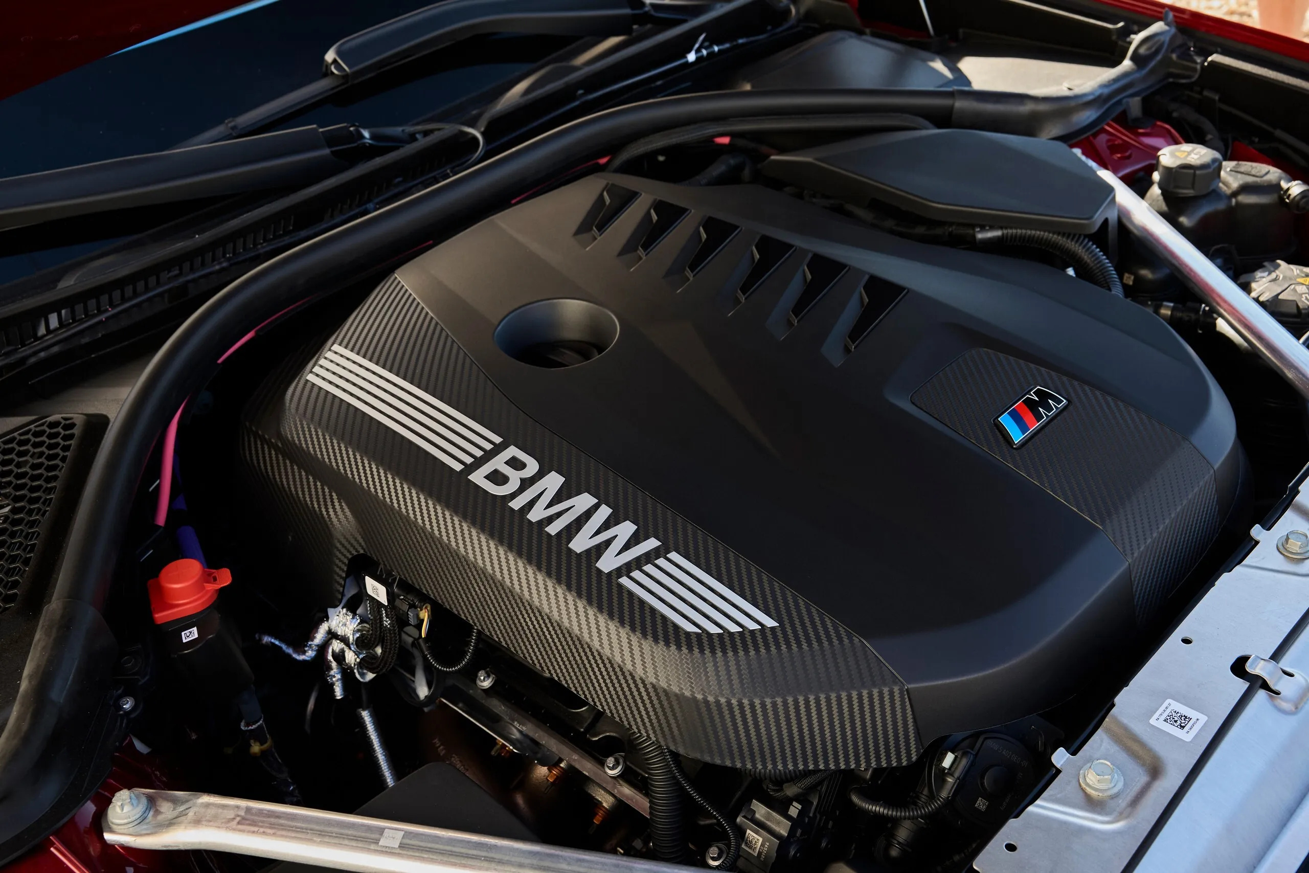 Традиционная рядная &laquo;шестерка&raquo; BMW вдобавок получила небольшой электромотор, суммарная мощность составила 437 л.с. в версии M350