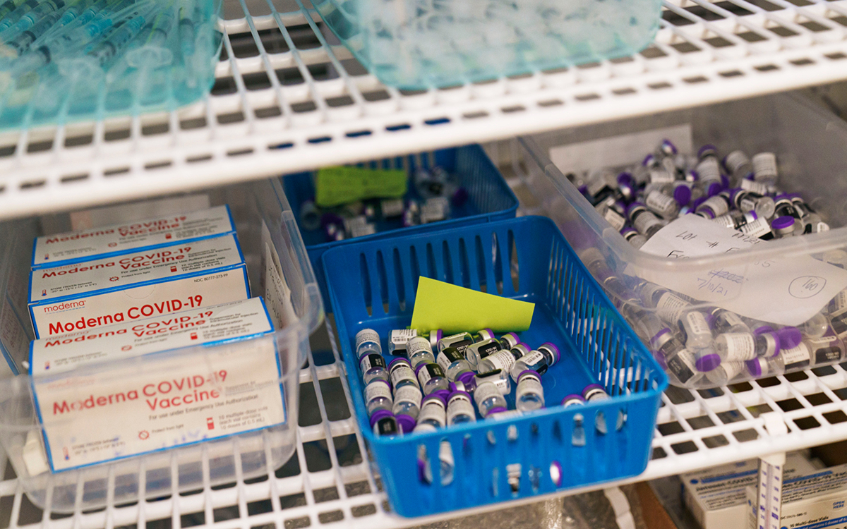 FT cообщила о повышении в ЕС цен на вакцины Moderna и Pfizer