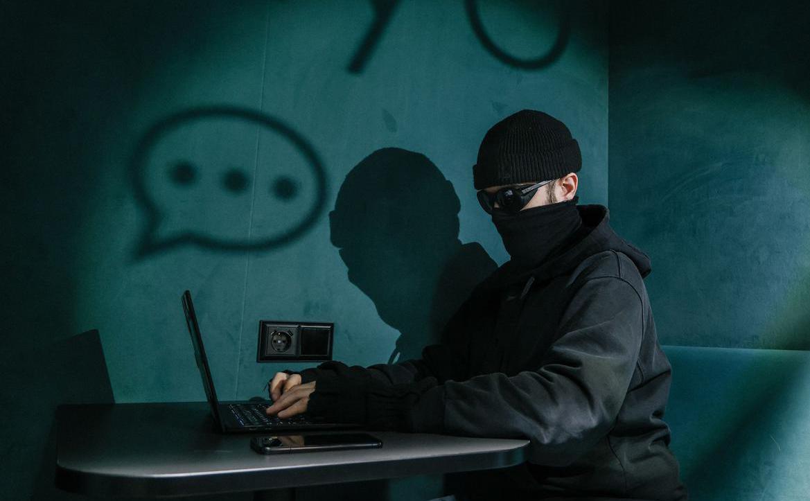 Доксинг за 15 минут и базы за $270 тыс.: кто сливает и сколько стоит