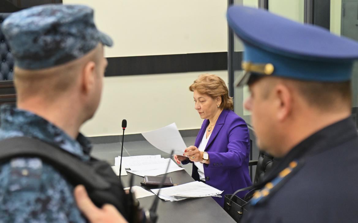 Защита Лурье отказалась отзывать жалобу из Верховного суда