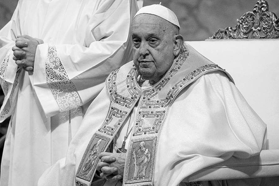 Франциск (в миру Хорхе Марио Бергольо)&nbsp;&mdash; первый в истории понтифик из Нового Света и первый иезуит на этом посту.

В 2013 году, вскоре после избрания, его выбрали человеком года по версии Time за то, что он смог изменить имидж католической церкви, отказавшись от роскоши и став ближе к простым верующим. Он признал, что разводы могут быть необходимы в определенных ситуациях, например при домашнем насилии, и смягчил позицию церкви по абортам. Также Франциск отменил &laquo;папскую тайну&raquo; в делах о сексуальных домогательствах к несовершеннолетним. Его популярность вышла за рамки католического мира: в 2016 году он был признан самым популярным мировым лидером, опередив глав государств и правительств. В том&nbsp;же году состоялось историческое событие&nbsp;&mdash; первая встреча папы римского с патриархом Московским и всея Руси Кириллом.

Во внешней политике Франциск выступал за мир и гуманитарные ценности&nbsp;&mdash; за день до кончины в пасхальном обращении он призвал прекратить огонь в секторе Газа и продолжить усилия по достижению &laquo;справедливого и прочного мира&raquo; на Украине.

Франциск умер 21 апреля в возрасте 88 лет. В середине февраля его госпитализировали с бронхитом, позже у него выявили двустороннюю пневмонию и несколько раз подключали к ИВЛ.

Читать больше