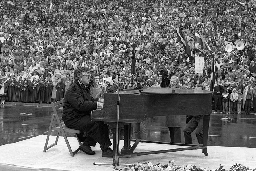 Тихонов / РИА Новости