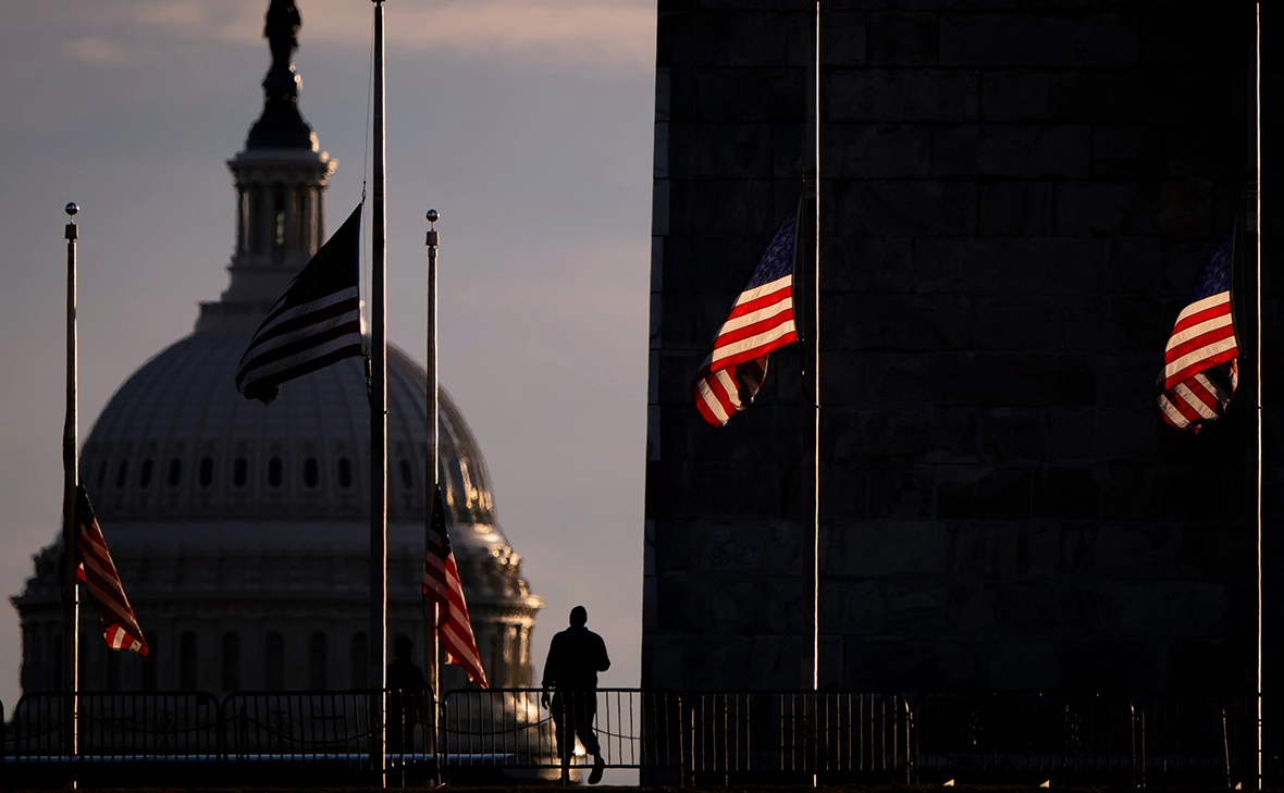Andrew Harnik / Getty Images