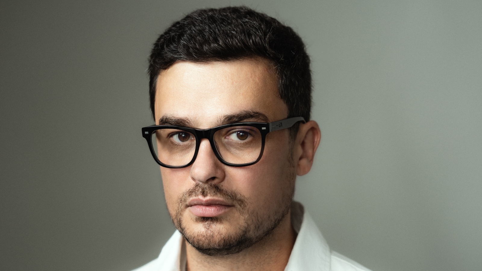 «Подбор артистов — компромисс»: Михаил Миронов — о мюзиклах, театре и ТВ