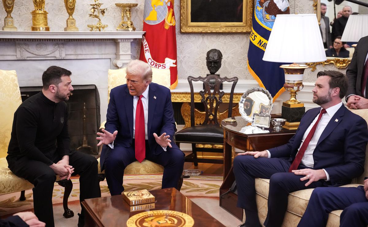Владимир Зеленский, Дональд Трамп и Джей Ди Вэнс во время переговоров в Белом доме в феврале 2025 года