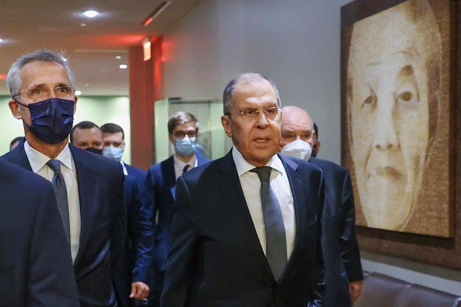 Йенс Столтенберг и Сергей Лавров во время встречи в рамках 76-й сессии Генеральной Ассамблеи Организации Объединённых Наций в штаб-квартире ООН в Нью-Йорке, США, 23 сентября 2021 г.