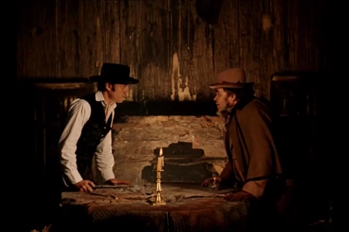 Актеры Николай Караченцов и Адольф Ильин в фильме «Шерлок Холмс и доктор Ватсон: Кровавая надпись»