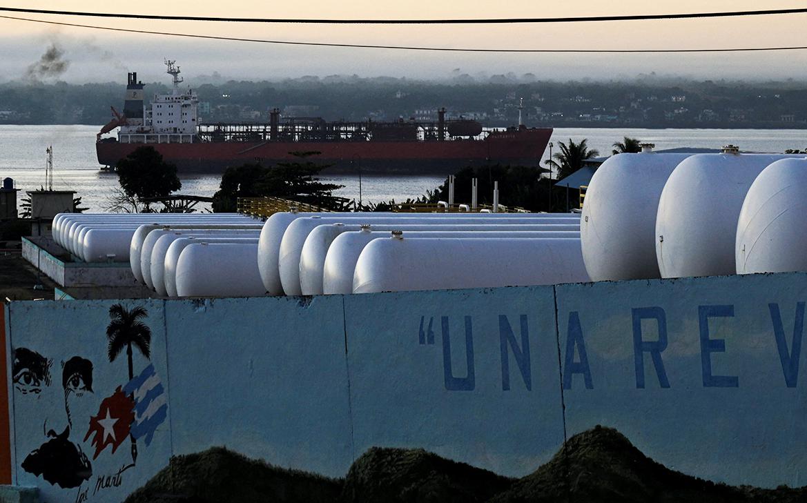 Власти США задумались о морской нефтеблокаде Кубы