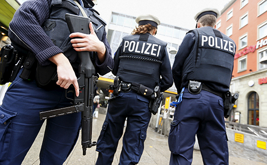 Сотрудники полиции в&nbsp;Германии, январь 2016 года


