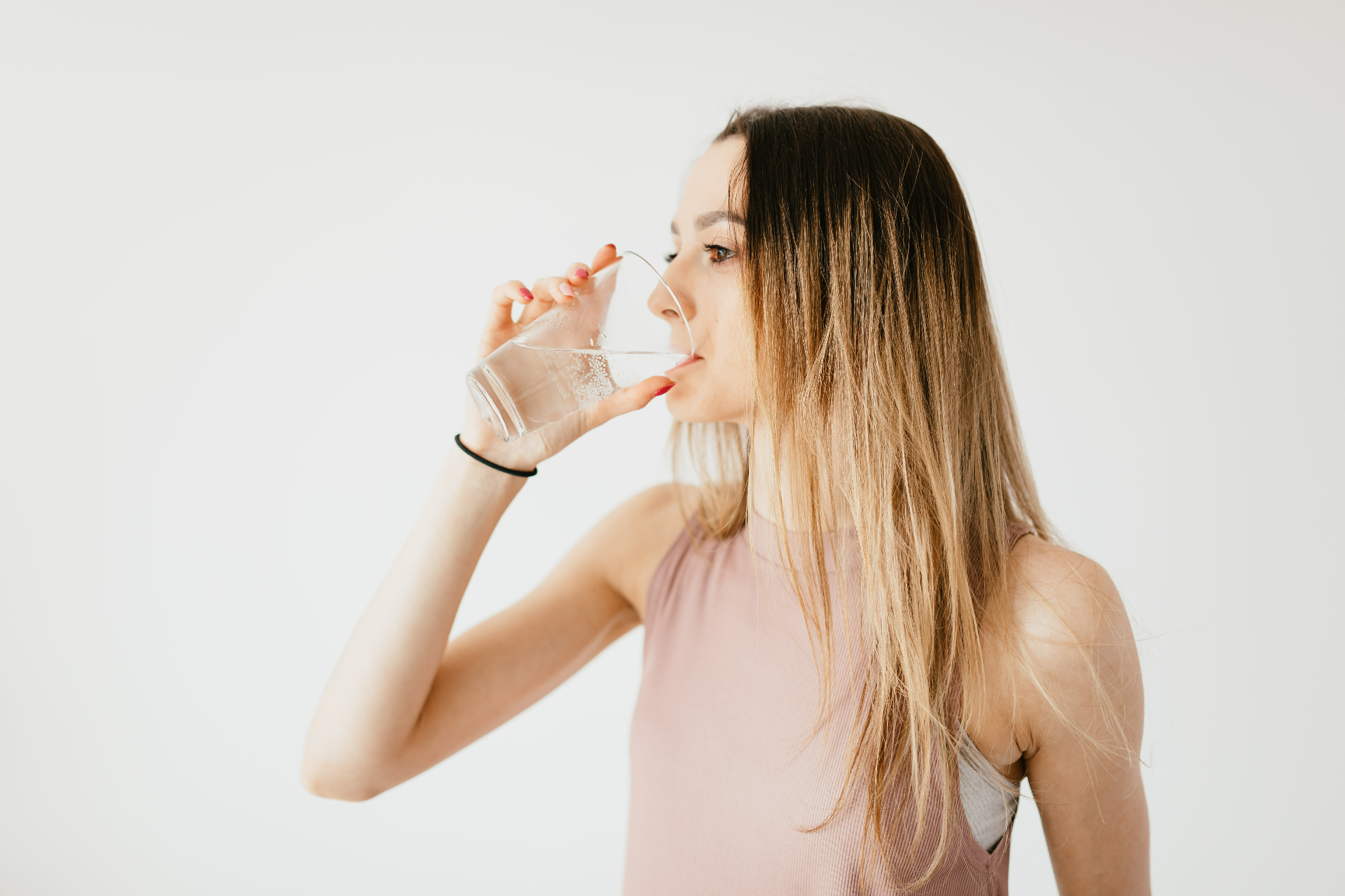 Пить много воды &mdash; простой и эффективный способ контролировать свой вес