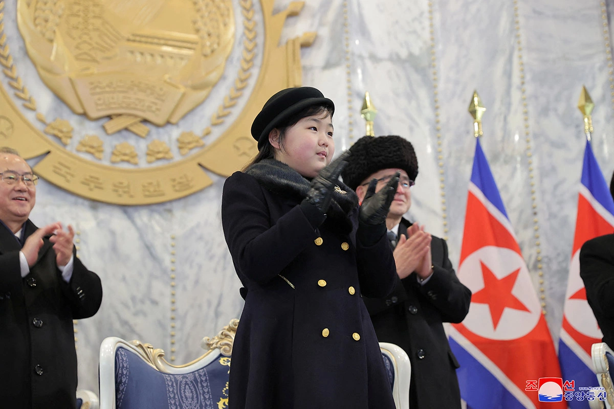 <p>Согласно разведданным и источникам внутри КНДР, Ким Чжу Э сейчас около десяти лет</p>