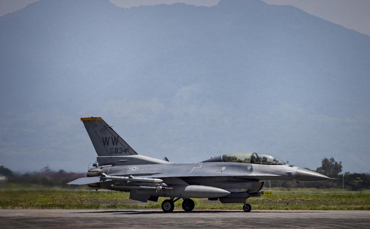 Лавров заявил о способности F-16 нести ядерное оружие"/>













