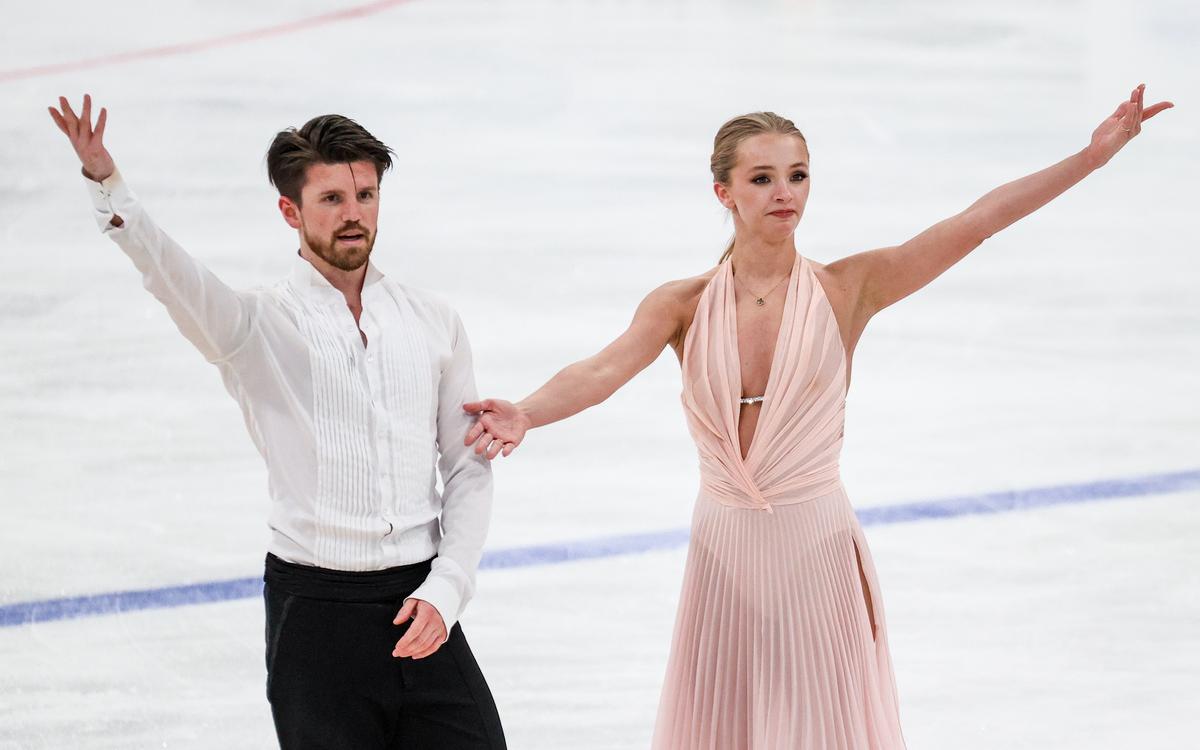 Степанова и Букин завоевали золото Спартакиады в танцах на льду