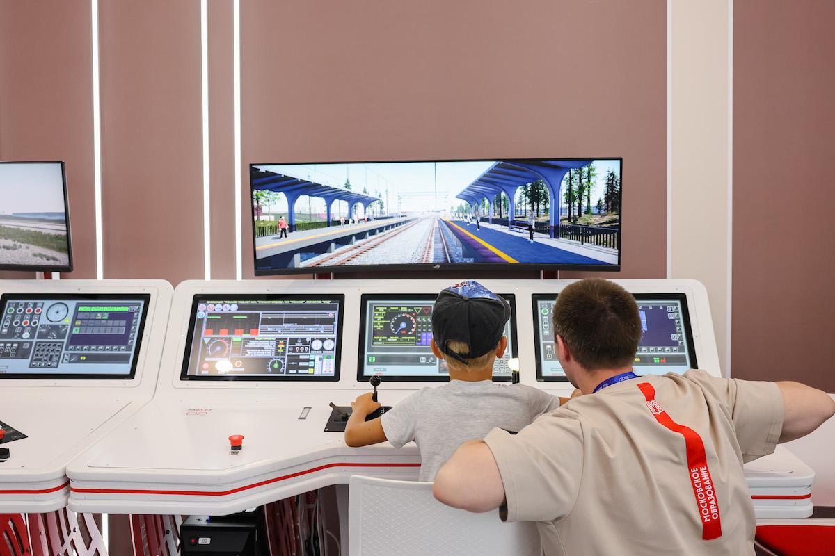 Фото: организаторы форума в Гостином Дворе