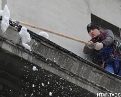За гибель девушки, убитой в Петербурге глыбой льда, осудят владельца балкона
