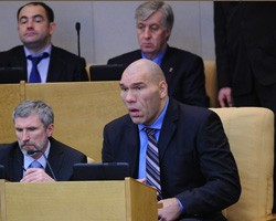 Первое заседание Госдумы прогуляли 8 депутатов
