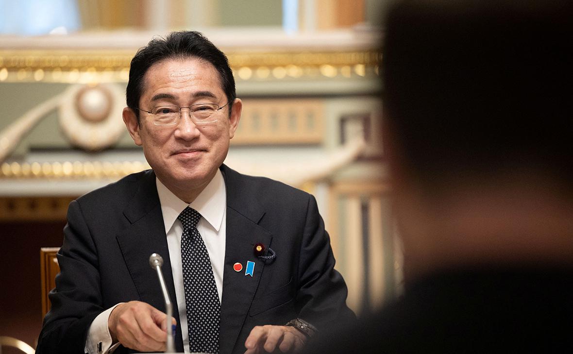 Премьер Японии Фумио Кисида пригласил Зеленского на саммит G7