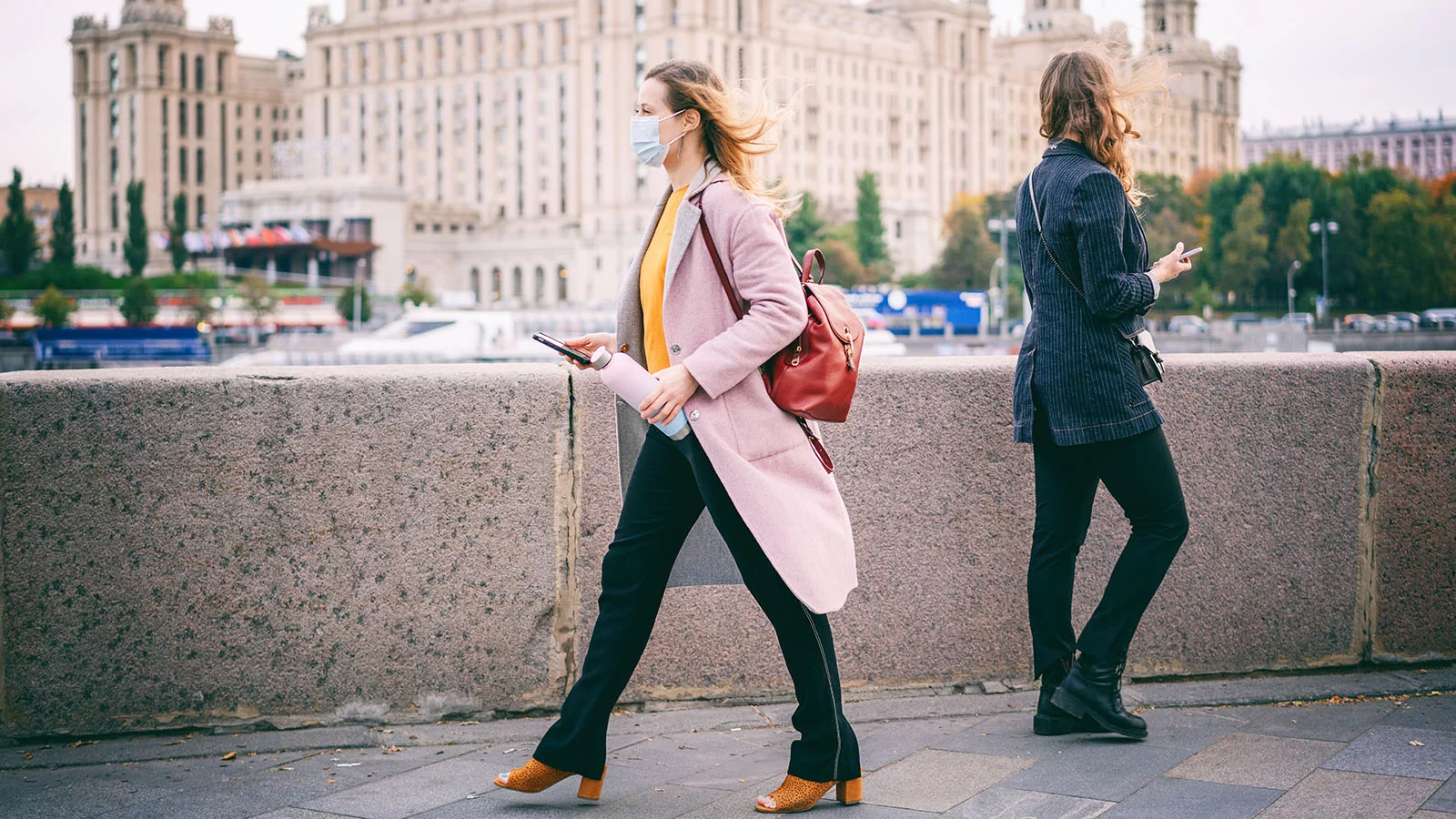 Роспотребнадзор назвал число заболевших гриппом и ОРВИ в России