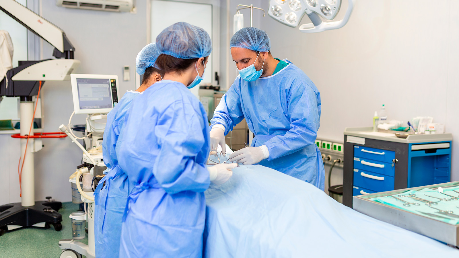 В Челябинске врачи достали силиконовый глаз из кишечника ребенка