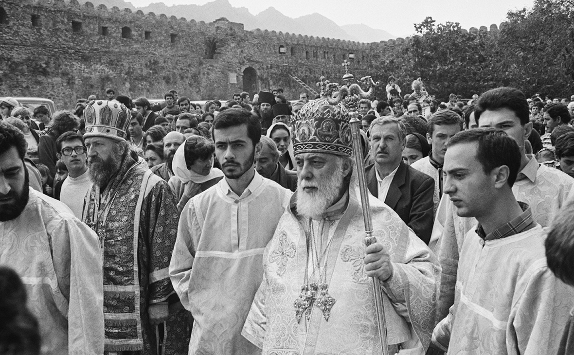 Илия II во время праздничной службы в 1991 году. 