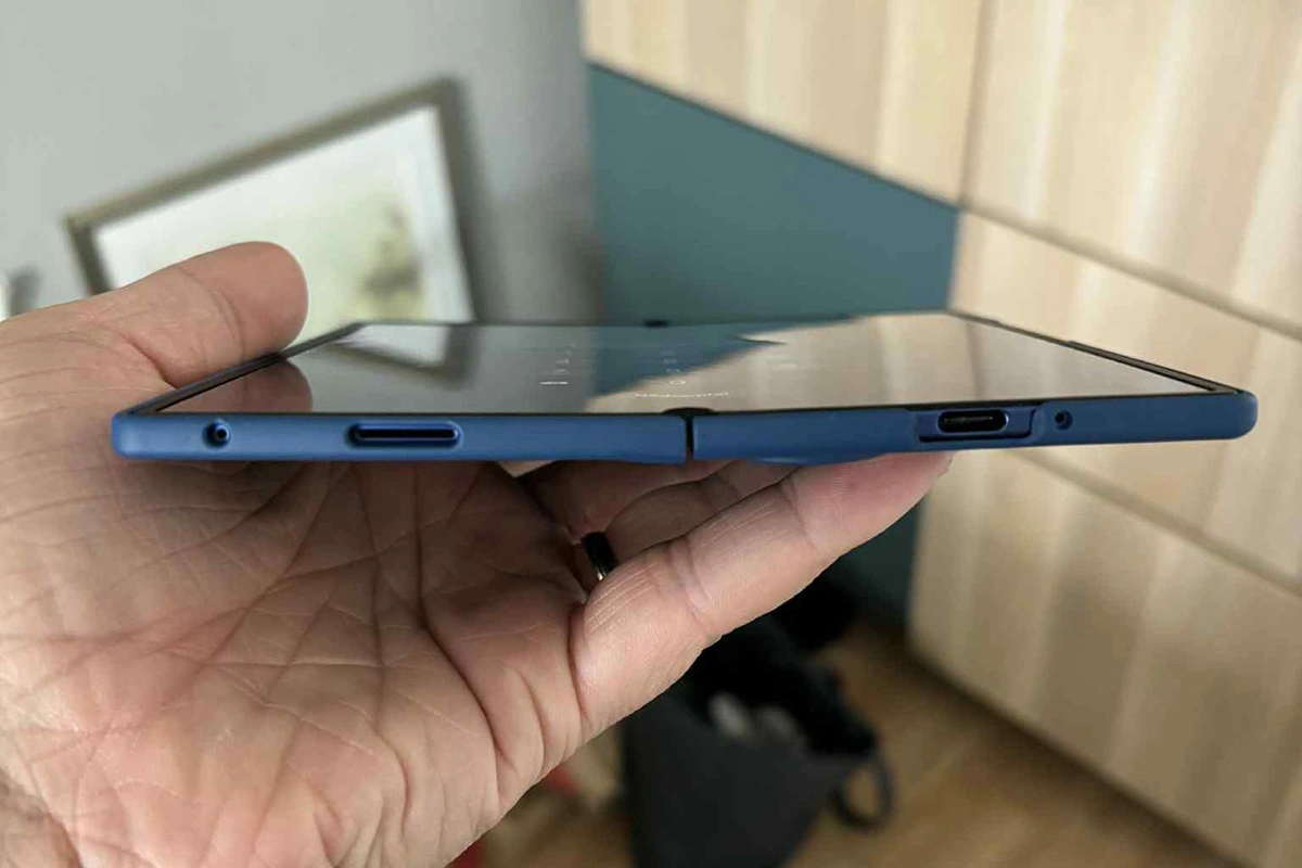 Дефект смартфона Samsung Galaxy Z Fold 7