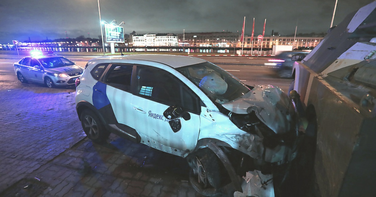 Ночной каршеринг. Renault captur каршеринг. Ночной каршеринг. Хендай солярис каршеринг. Перегонщик авто делимобиль.