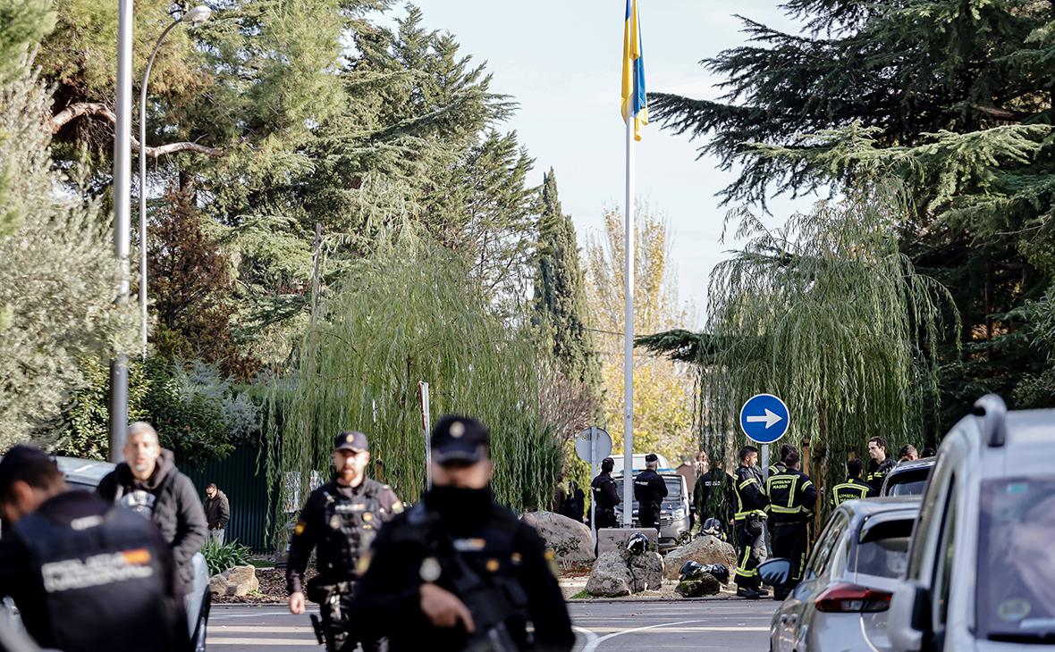 EFE узнало, что суд рассмотрит взрыв у посольства Украины как теракт"/>













