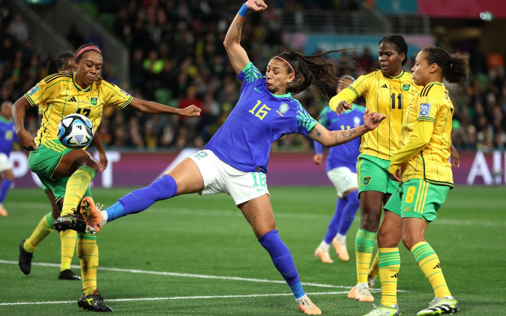 Собиравшая деньги через интернет сборная выбила Бразилию с женского ЧМ