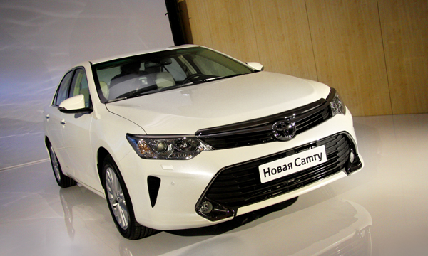 «Страна Camry»: обновленный седан Toyota в деталях