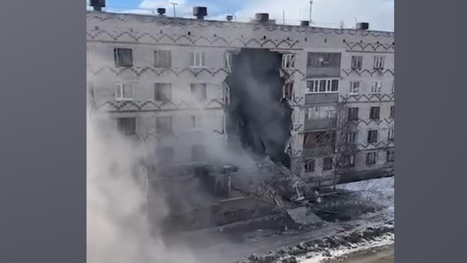 Момент обрушения жилого дома в Печоре. Видео