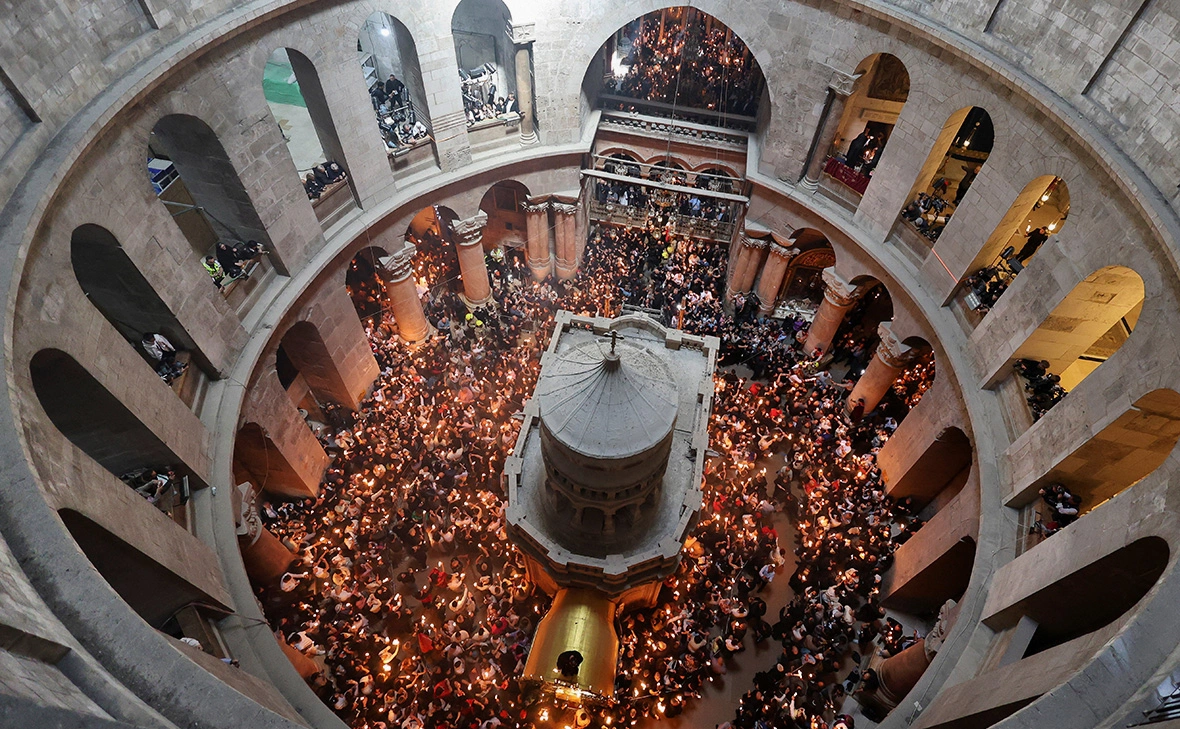 Mustafa Abu Ganeyeh / Reuters