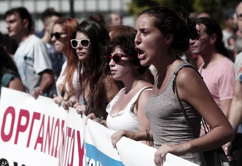 Акцию протеста в Афинах разогнали слезоточивым газом