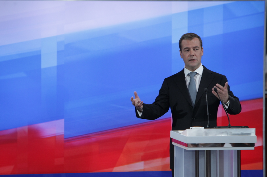Д.Медведев предложил два варианта помощи обманутым дольщикам