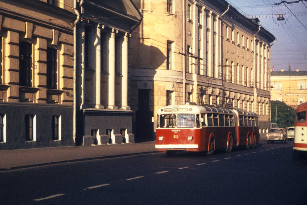 Сочлененный троллейбус, 1960-е